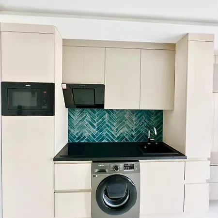 Apartman Lamira 2,3 *