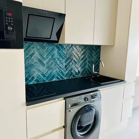 Apartman Lamira 2,3 *