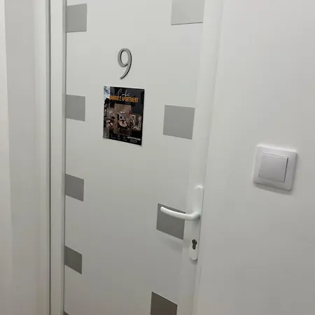 Apartman Lamira 2,3 *