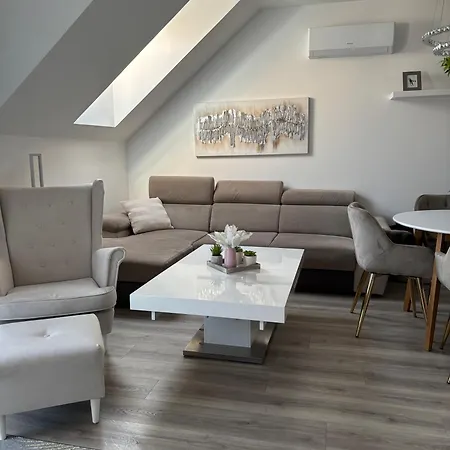 Apartment Lamira 2,3 *