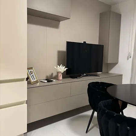Lamira 2,3 Apartment